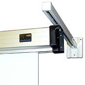 Pantalla manual frontal Ouver Didactic - Opcionalmente existen soportes de pared y de techo para salvar distancias de mobiliario o falsos techos.